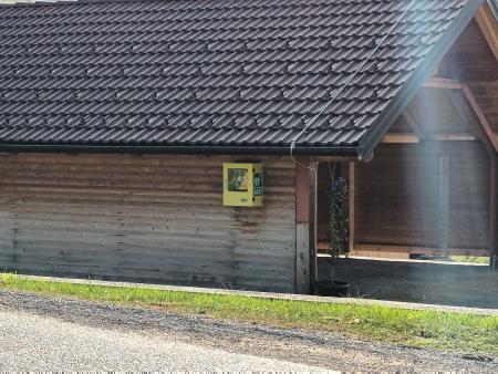 Avtomatski defibrilator – Dolšce – pri Njegačevih (slika 6)